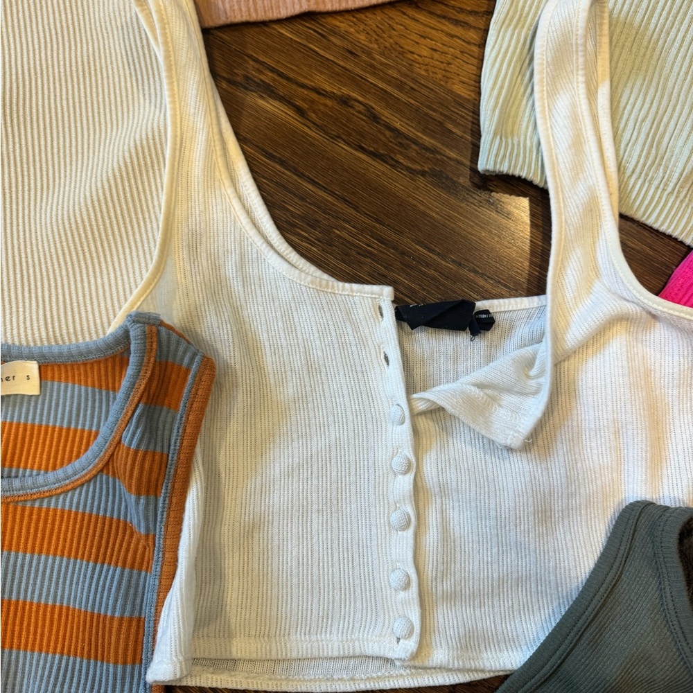 Stylish Women's Tank Top Collection - Picture 9 of 16